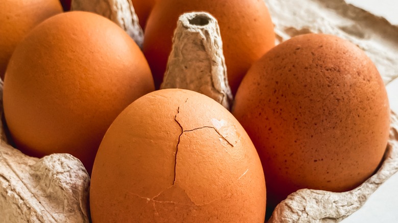Trứng có hạn sử dụng hay không? KHÔNG CẦN BIẾT để bao lâu, vỏ trứng 'dính' 4 đặc điểm này phải vứt ngay, đừng tiếc!- Ảnh 2.