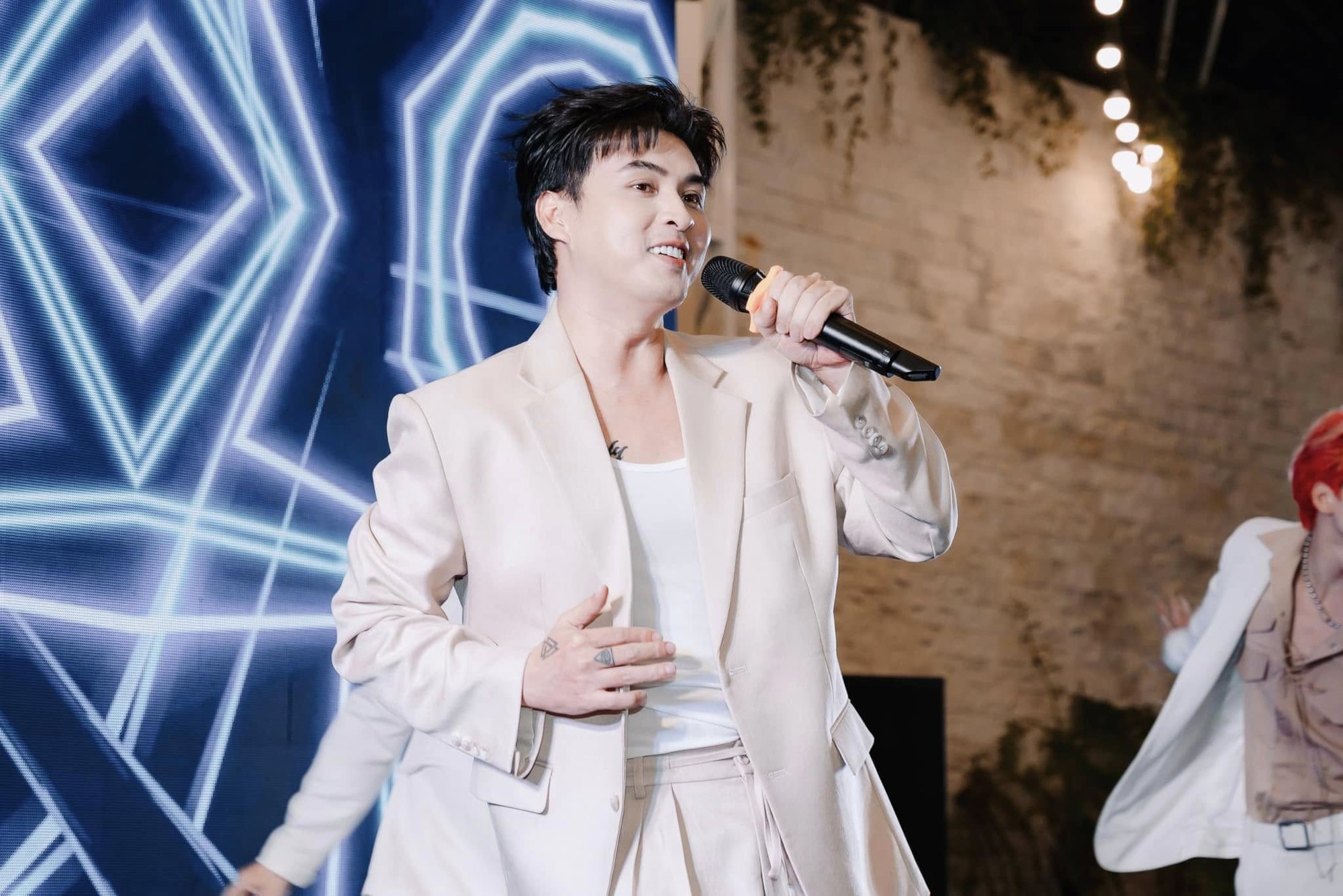 Đến lượt Hồ Quang Hiếu phản hồi nóng trước thông tin bị bắt vì sử dụng ma tuý- Ảnh 2. Đến lượt Hồ Quang Hiếu phản hồi nóng trước thông tin bị bắt vì sử dụng ma tuý- Ảnh 2.
