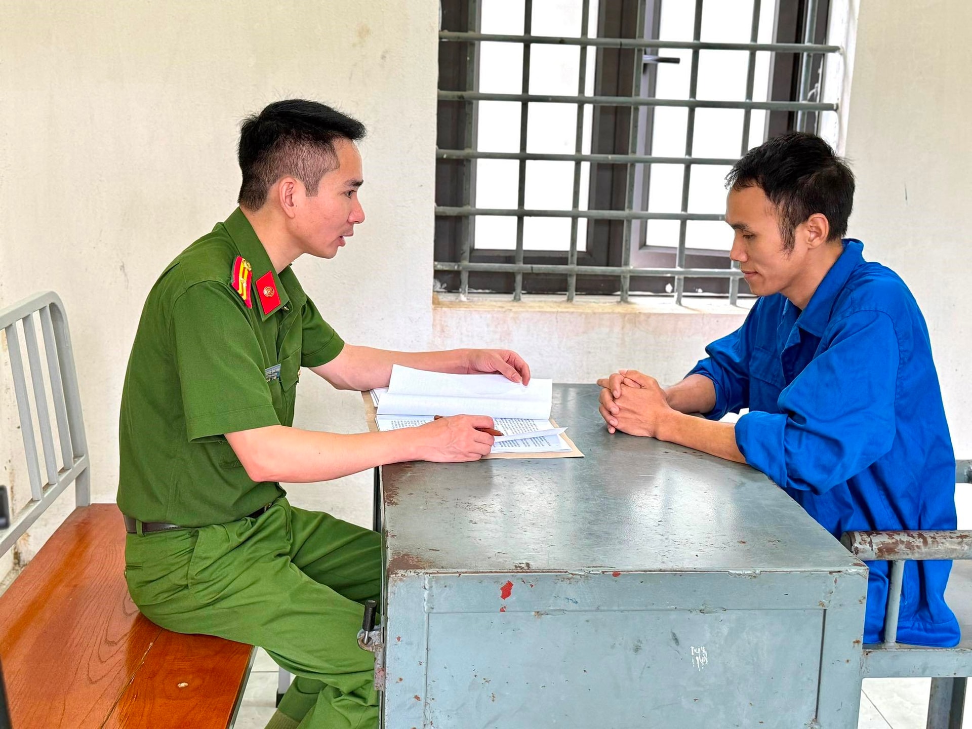 Công an ra lệnh tạm giam Trần Ngọc Bình và Nguyễn Quang Mạnh- Ảnh 2. Công an ra lệnh tạm giam Trần Ngọc Bình và Nguyễn Quang Mạnh- Ảnh 2.