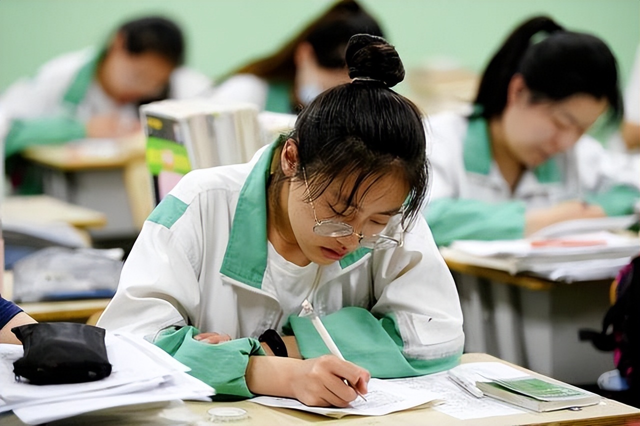 Nữ sinh thi đỗ ĐH top đầu nhưng không thể nhập học vội báo cảnh sát, nhà trường lên tiếng: “Chúng tôi sẽ giúp em”- Ảnh 1. Nữ sinh thi đỗ ĐH top đầu nhưng không thể nhập học vội báo cảnh sát, nhà trường lên tiếng: “Chúng tôi sẽ giúp em”- Ảnh 1.