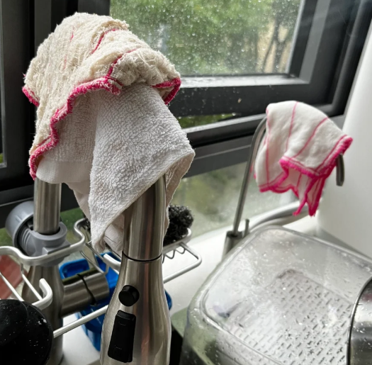 Khuyên bạn bỏ ngay 5 thói quen rửa bát "tiêm chất độc vào cơ thể", nhiều gia đình mắc phải mà không biết- Ảnh 3. Khuyên bạn bỏ ngay 5 thói quen rửa bát "tiêm chất độc vào cơ thể", nhiều gia đình mắc phải mà không biết- Ảnh 3.
