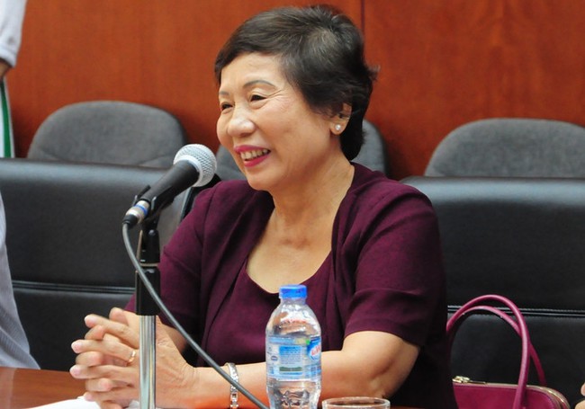Mẹ chồng 1 nàng Hậu Việt đã giàu sụ còn học hành quá đỉnh: Xem liệt kê thành tích mà choáng!- Ảnh 2. Mẹ chồng 1 nàng Hậu Việt đã giàu sụ còn học hành quá đỉnh: Xem liệt kê thành tích mà choáng!- Ảnh 2.