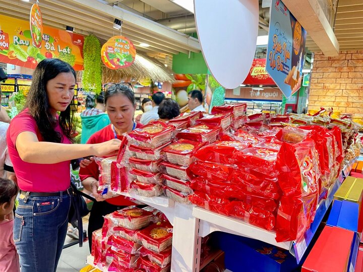 Bánh trung thu mở bán sớm 3 tháng- Ảnh 1. Bánh trung thu mở bán sớm 3 tháng- Ảnh 1.
