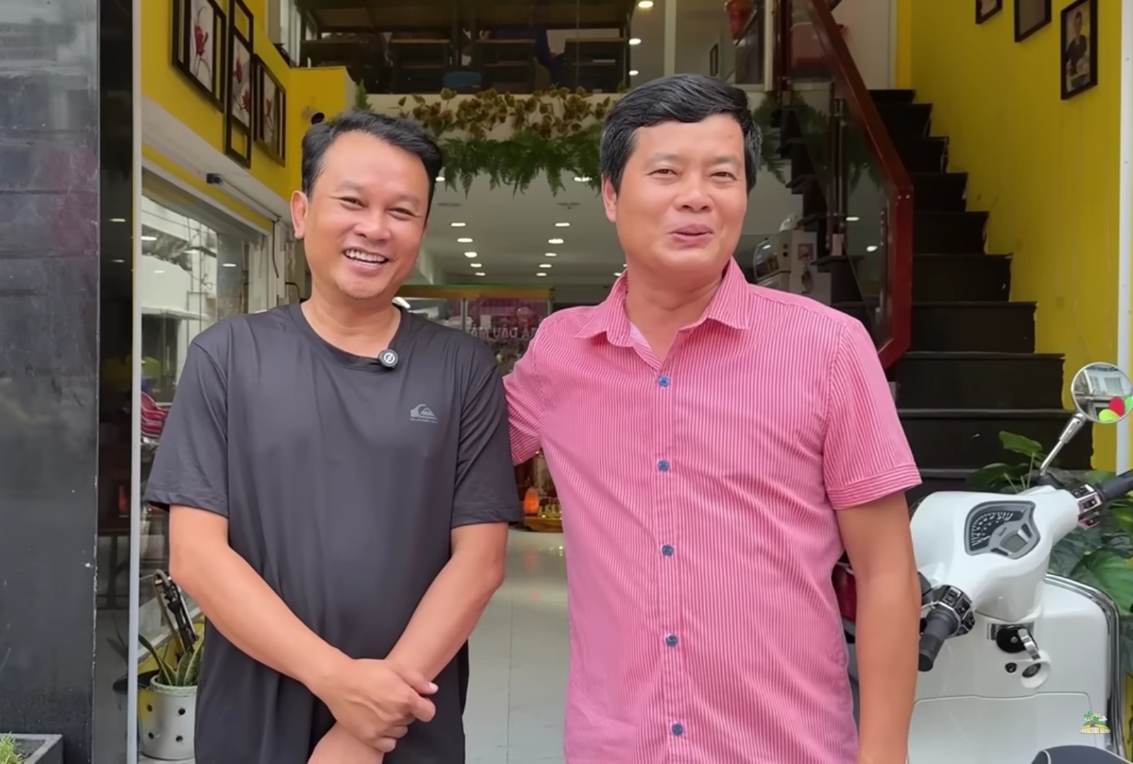 Nam NSND mở nhà hàng mặt tiền TP.HCM nhưng ế ẩm, phải lấy tiền đi diễn bù lỗ- Ảnh 1. Nam NSND mở nhà hàng mặt tiền TP.HCM nhưng ế ẩm, phải lấy tiền đi diễn bù lỗ- Ảnh 1.
