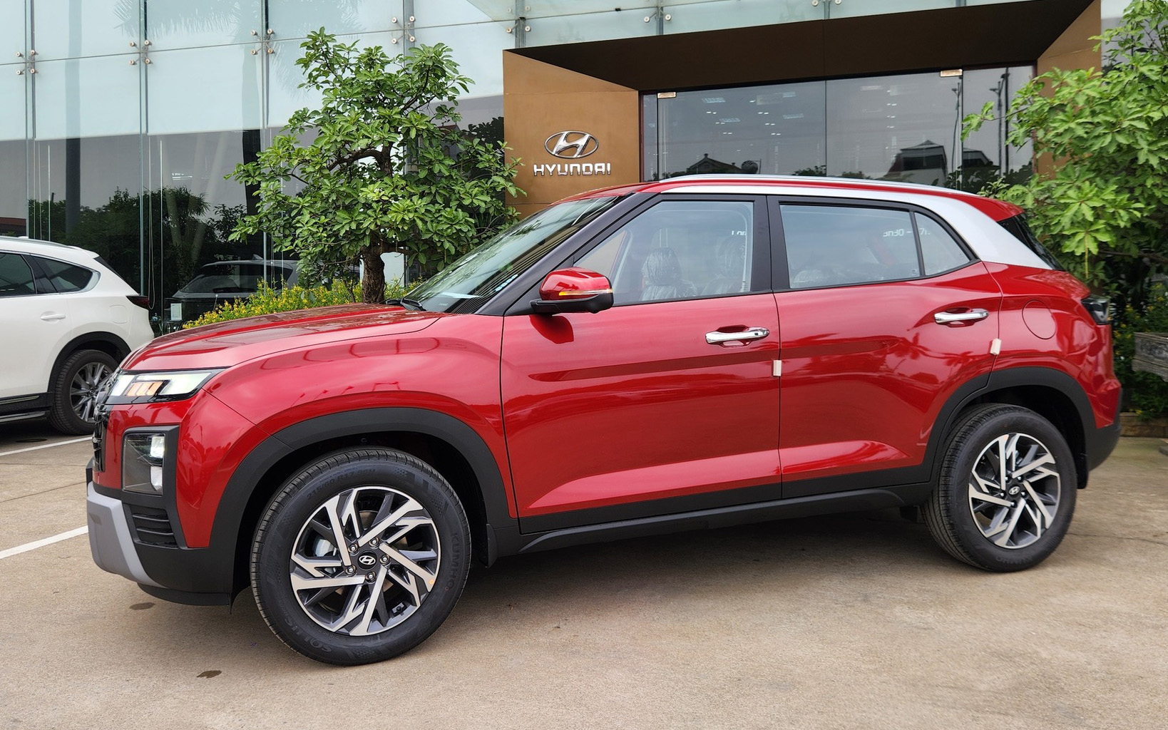 Hyundai Creta 2025 giảm giá mạnh tại đại lý: Bản 'base' còn hơn 564 triệu đồng, kịch sàn giá nhóm xe Nhật, Hàn cùng phân khúc- Ảnh 5. Hyundai Creta 2025 giảm giá mạnh tại đại lý: Bản 'base' còn hơn 564 triệu đồng, kịch sàn giá nhóm xe Nhật, Hàn cùng phân khúc- Ảnh 5.