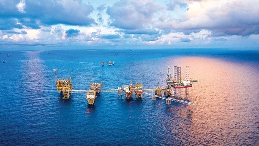 Petrovietnam chiếm 48% tổng doanh thu và 64,8% nộp ngân sách Nhà nước toàn khối doanh nghiệp thuộc Bộ Tài chính trong 6T2025- Ảnh 1.