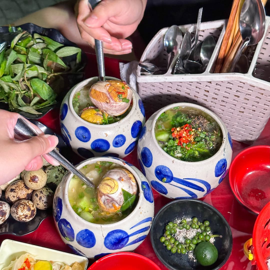 Trứng vịt lộn kiểu Huế: Cách người Huế biến một món ăn dân dã thành đặc sản ai cũng muốn thử một lần- Ảnh 3.