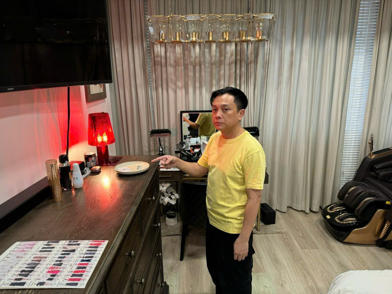 Triệt phá đường đây mua bán, tổ chức sử dụng ma túy do nhà thiết kế Nguyễn Công Trí và đồng phạm thực hiện- Ảnh 5. Triệt phá đường đây mua bán, tổ chức sử dụng ma túy do nhà thiết kế Nguyễn Công Trí và đồng phạm thực hiện- Ảnh 5.