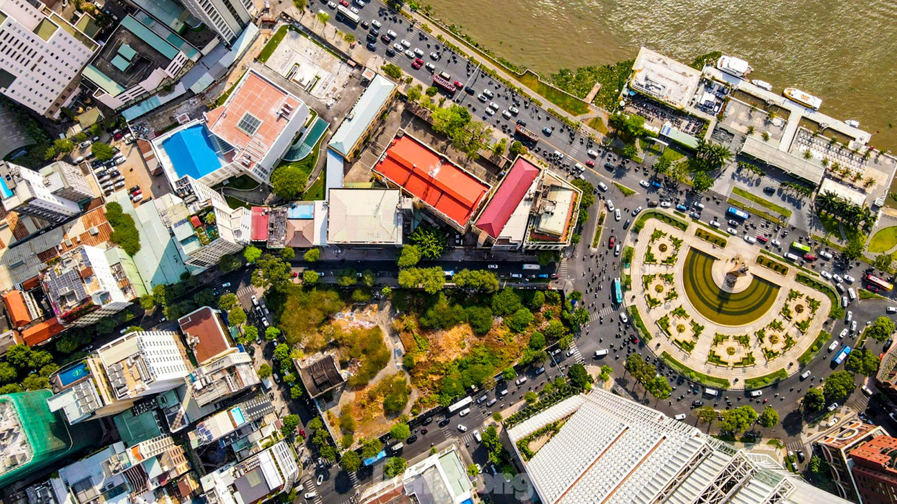 Cận cảnh 2 khu 'đất vàng' ở phường đắt đỏ nhất TPHCM được xin làm bãi gửi xe, tạo mảng xanh- Ảnh 3.