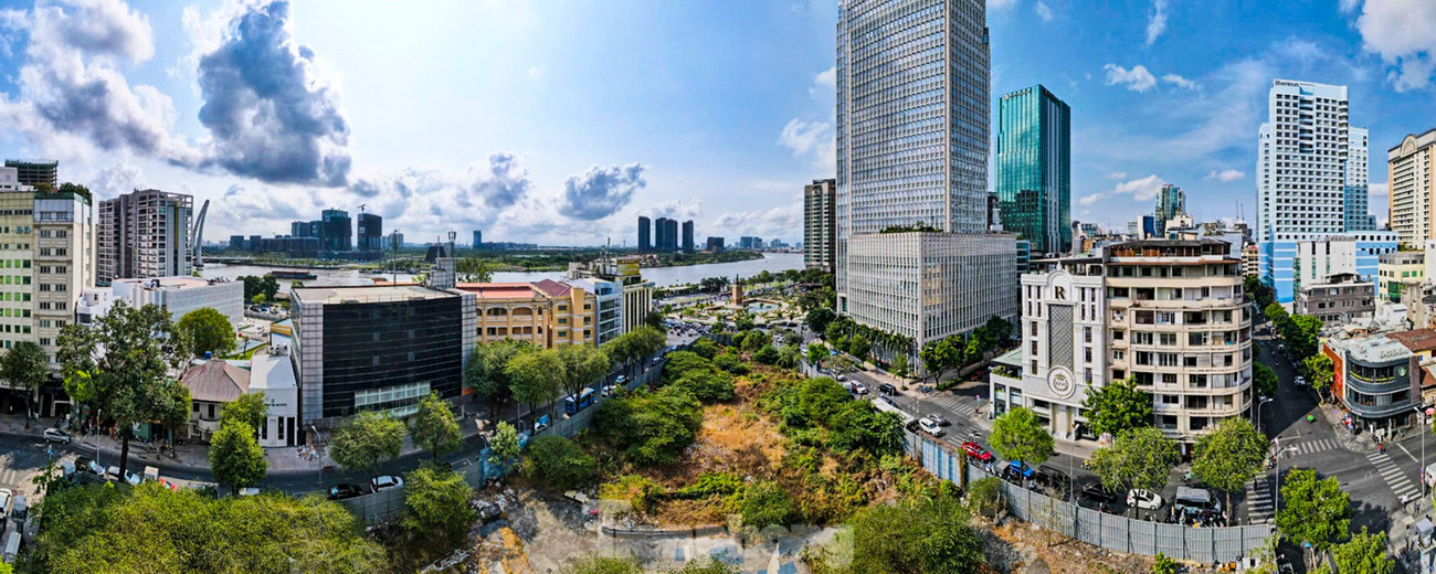 Cận cảnh 2 khu 'đất vàng' ở phường đắt đỏ nhất TPHCM được xin làm bãi gửi xe, tạo mảng xanh- Ảnh 1.