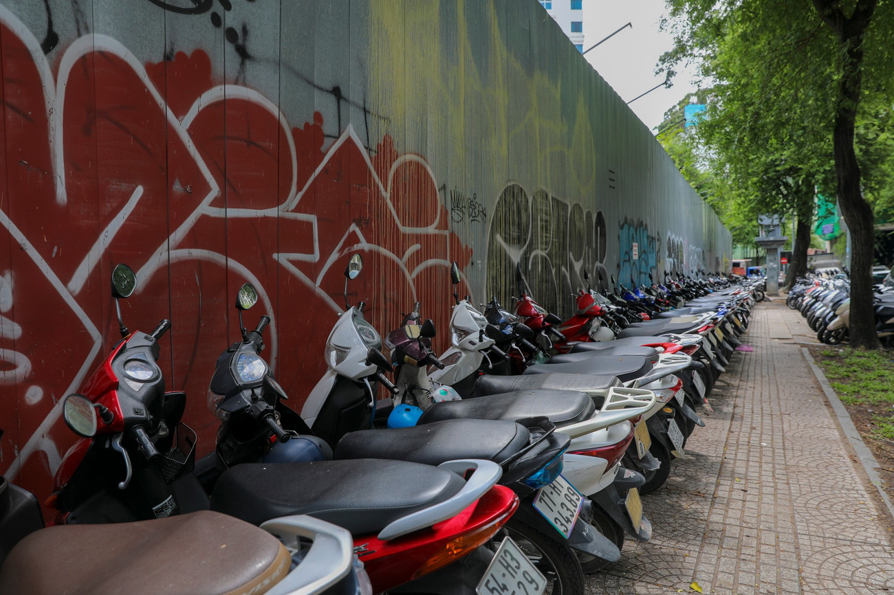 Cận cảnh 2 khu 'đất vàng' ở phường đắt đỏ nhất TPHCM được xin làm bãi gửi xe, tạo mảng xanh- Ảnh 7.