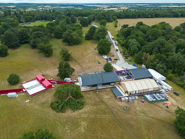 Bên trong nơi tổ chức tiệc cưới của ái nữ Steve Jobs và "Hoàng tử Olympic": Chi phí tới 88 triệu/đêm, giới siêu giàu hưởng thụ như thế này!- Ảnh 4.