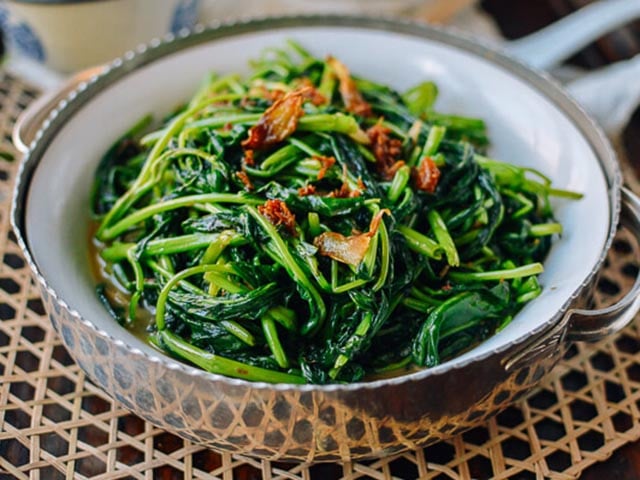 Mỹ đánh giá đây là "vua rau xanh", giàu sắt hơn hẳn thịt bò: Giúp tim khỏe, mắt sáng, tốt nhất thế giới- Ảnh 1. Mỹ đánh giá đây là "vua rau xanh", giàu sắt hơn hẳn thịt bò: Giúp tim khỏe, mắt sáng, tốt nhất thế giới- Ảnh 1.