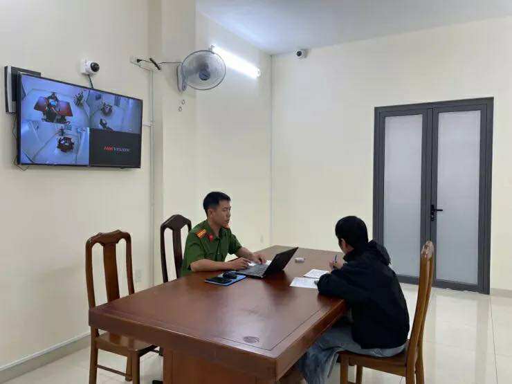 Lê Thị Thu Hòa lên tiếng sau khi được “minh oan”, hiện bán cà phê dạo nuôi con, ra đường phải bịt kín mặt- Ảnh 2. Lê Thị Thu Hòa lên tiếng sau khi được “minh oan”, hiện bán cà phê dạo nuôi con, ra đường phải bịt kín mặt- Ảnh 2.