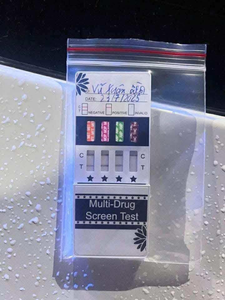 Chùm ảnh cận cảnh Rapper Bình Gold thời điểm bị CSGT truy bắt trên cao tốc- Ảnh 3. Chùm ảnh cận cảnh Rapper Bình Gold thời điểm bị CSGT truy bắt trên cao tốc- Ảnh 3.