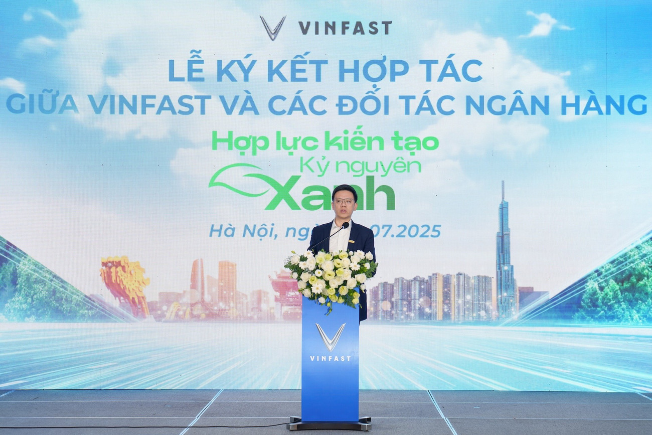 Vinfast và 12 ngân hàng, tổ chức tài chính chung tay hỗ trợ người dân Hà Nội chuyển sang xe điện- Ảnh 3. Vinfast và 12 ngân hàng, tổ chức tài chính chung tay hỗ trợ người dân Hà Nội chuyển sang xe điện- Ảnh 3.
