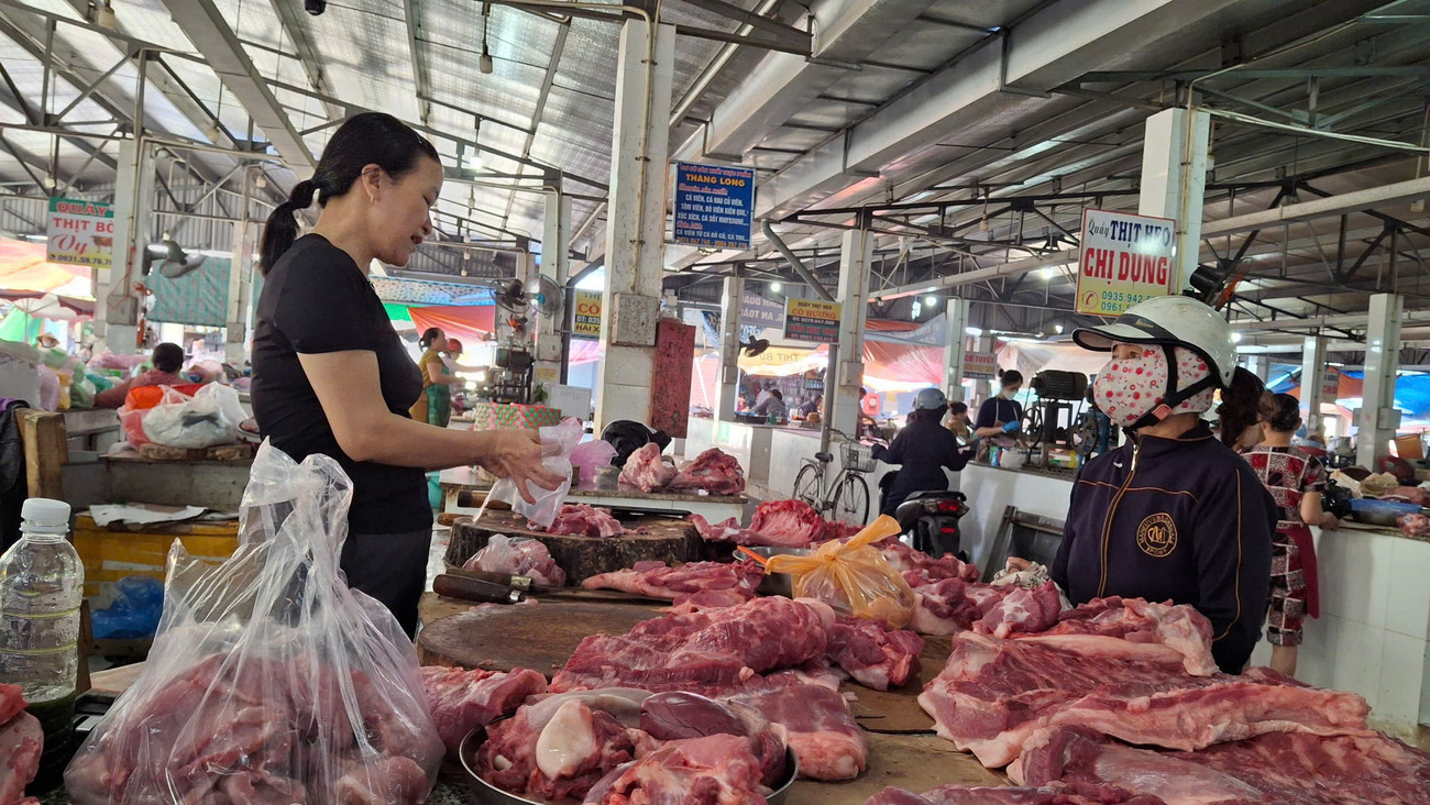 Thịt lợn ế chưa từng có- Ảnh 1. Thịt lợn ế chưa từng có- Ảnh 1.
