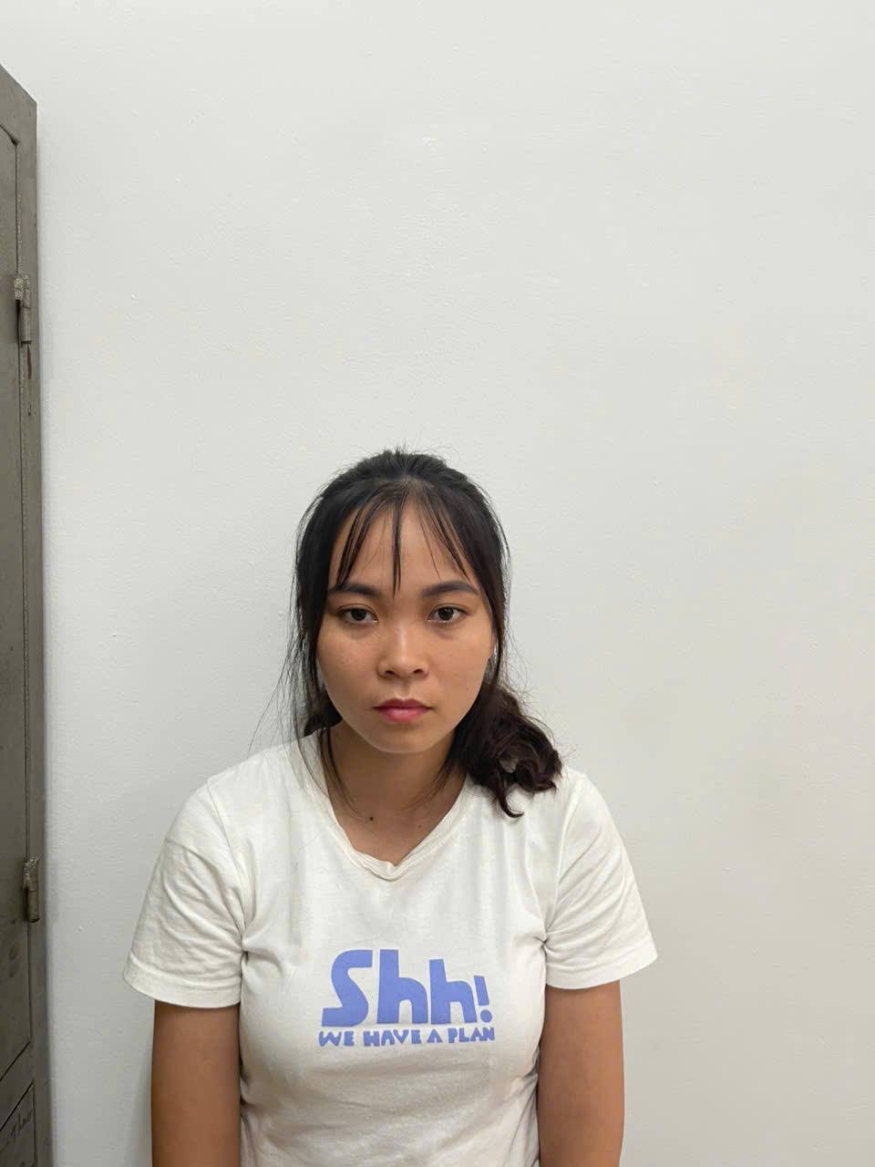 Điều tra 18 tài khoản ngân hàng của 2 chị em ruột ở Lào Cai: Công an phát hiện 2 tỷ đồng thu được từ lừa đảo, hơn 500 người đã chuyển tiền- Ảnh 1.