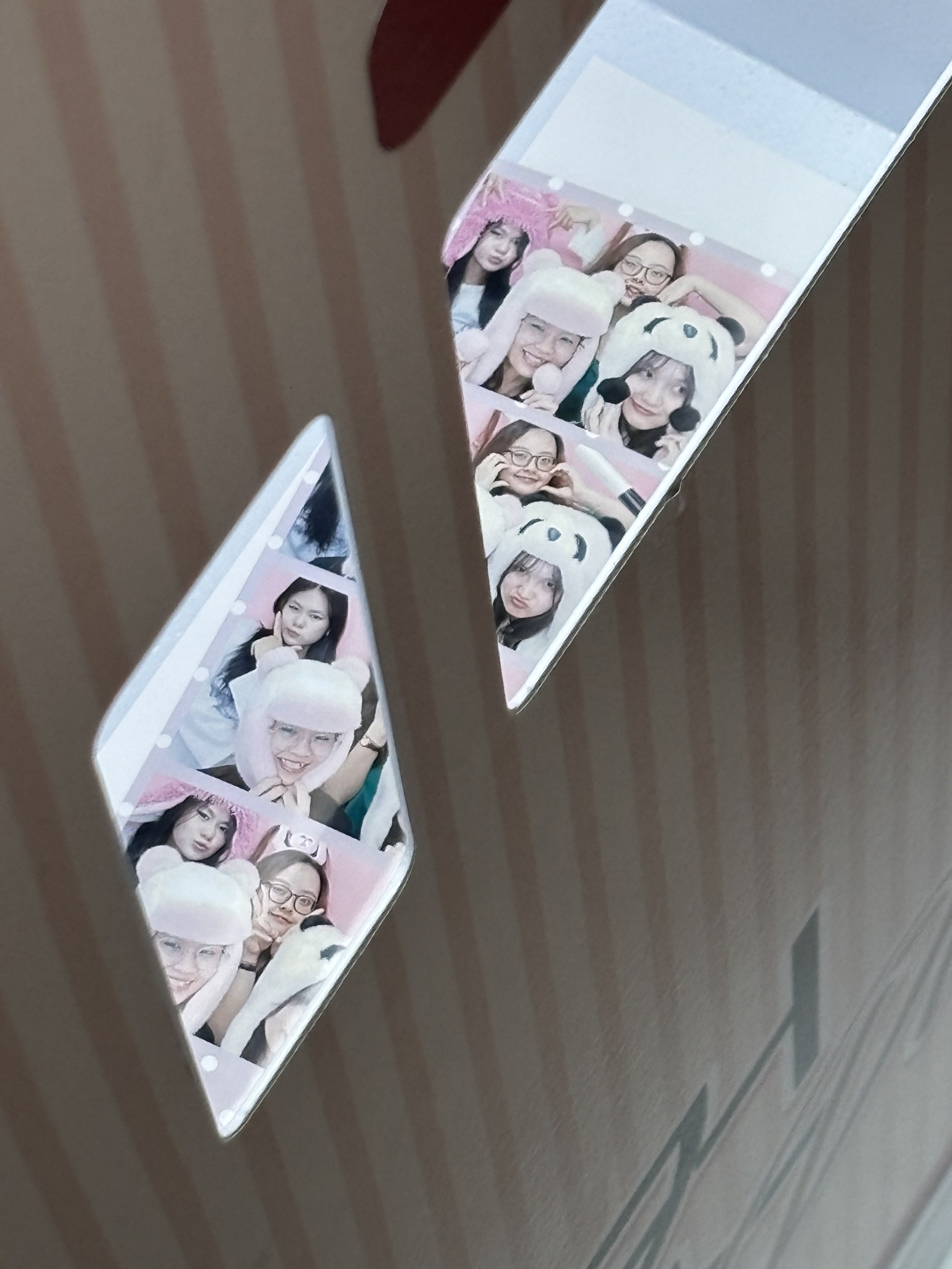 Cơn sốt photobooth quay trở lại và càn quét khắp nơi: Có nơi 150k/ảnh, xếp hàng đợi 8 tiếng vẫn khiến giới trẻ phát cuồng- Ảnh 19. Cơn sốt photobooth quay trở lại và càn quét khắp nơi: Có nơi 150k/ảnh, xếp hàng đợi 8 tiếng vẫn khiến giới trẻ phát cuồng- Ảnh 19.