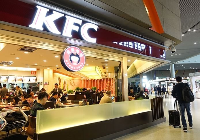 'Vua gà' KFC: Mở 10.000 cửa hàng tại thị trường tỷ dân, CEO dành hàng giờ quan sát cách khách ăn uống- Ảnh 2. 'Vua gà' KFC: Mở 10.000 cửa hàng tại thị trường tỷ dân, CEO dành hàng giờ quan sát cách khách ăn uống- Ảnh 2.