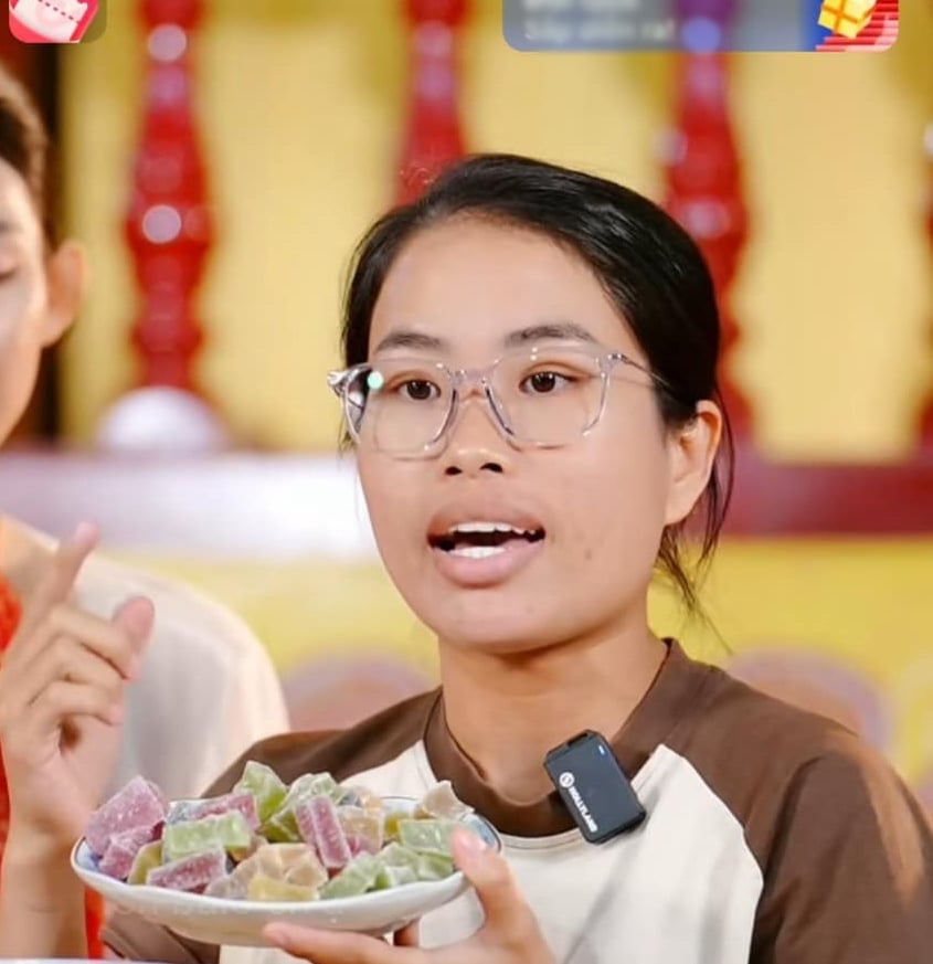 Lê Thị Thu Hòa lên tiếng sau khi được “minh oan”, hiện bán cà phê dạo nuôi con, ra đường phải bịt kín mặt- Ảnh 1. Lê Thị Thu Hòa lên tiếng sau khi được “minh oan”, hiện bán cà phê dạo nuôi con, ra đường phải bịt kín mặt- Ảnh 1.
