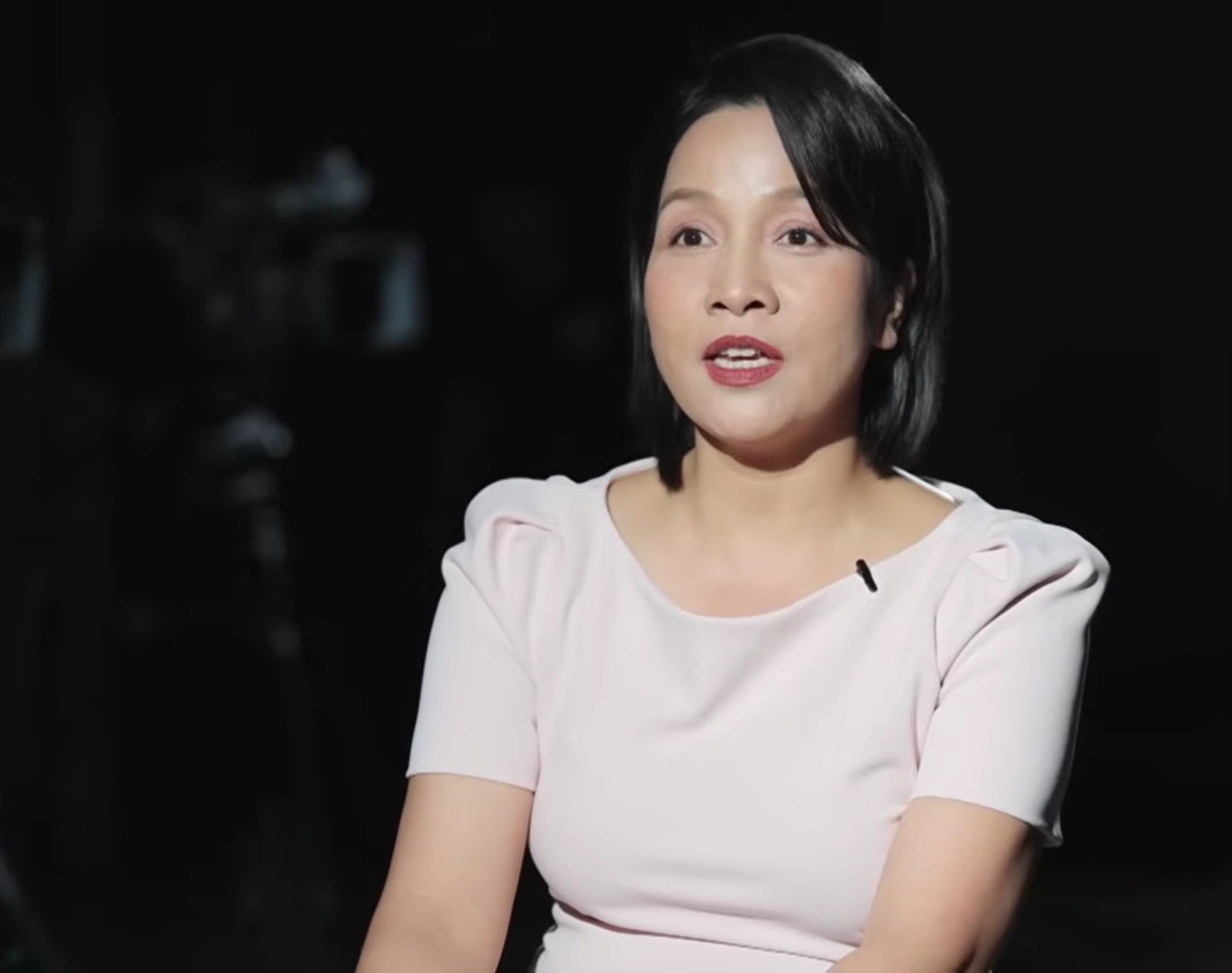 Con dâu một phát thanh viên ở VTV: "Tôi biết được nhiều chuyện ngoài lề"- Ảnh 1.