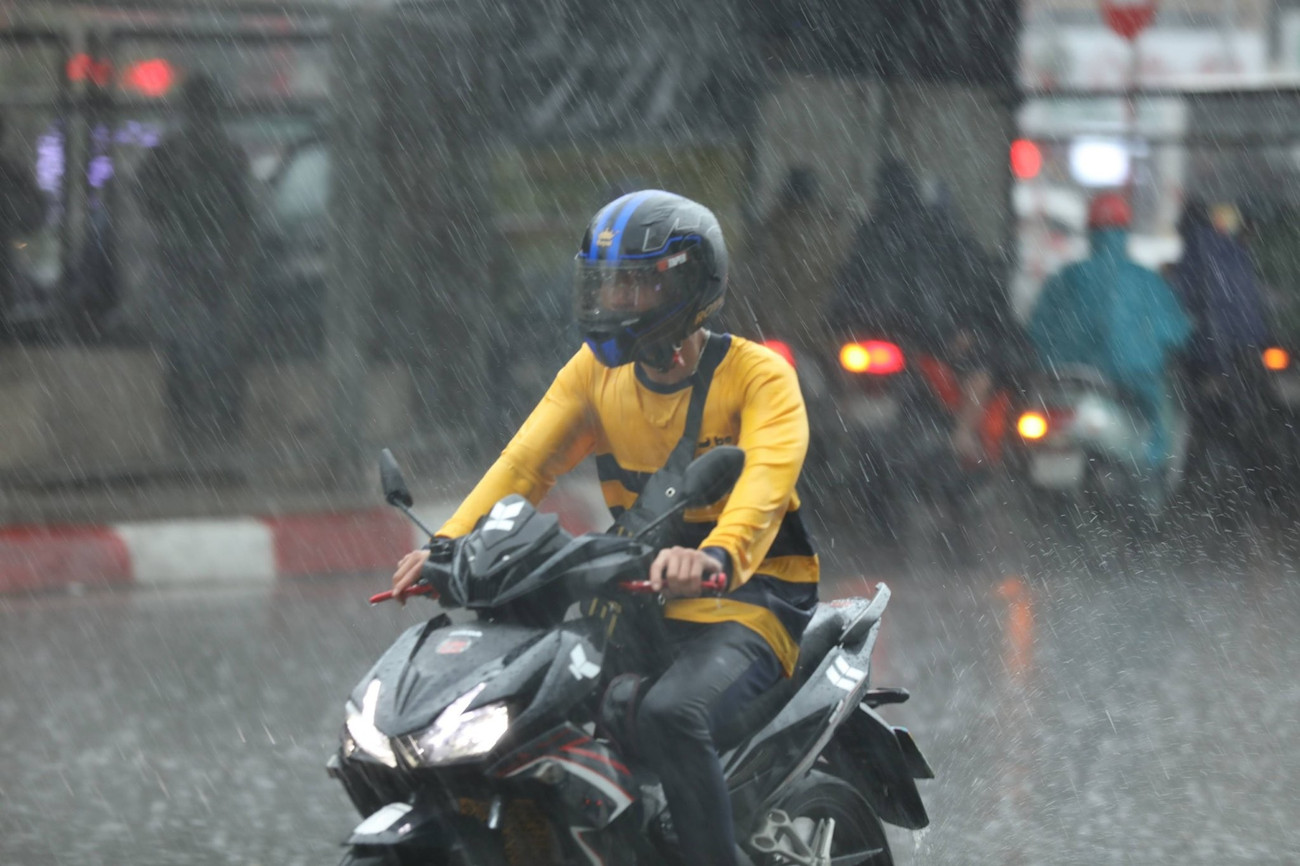 Miền Bắc, Thanh Hoá, Nghệ An lại đón mưa lớn- Ảnh 1. Miền Bắc, Thanh Hoá, Nghệ An lại đón mưa lớn- Ảnh 1.