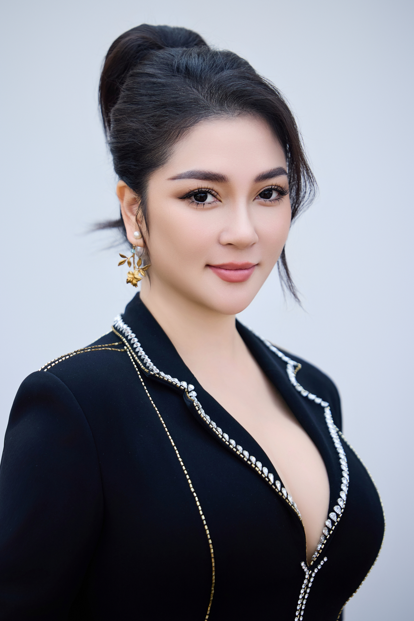 Hoa hậu Việt Nam cạo trọc đầu để đóng phim, diễn cảnh nóng khi bị zona thần kinh bây giờ ra sao?- Ảnh 6.