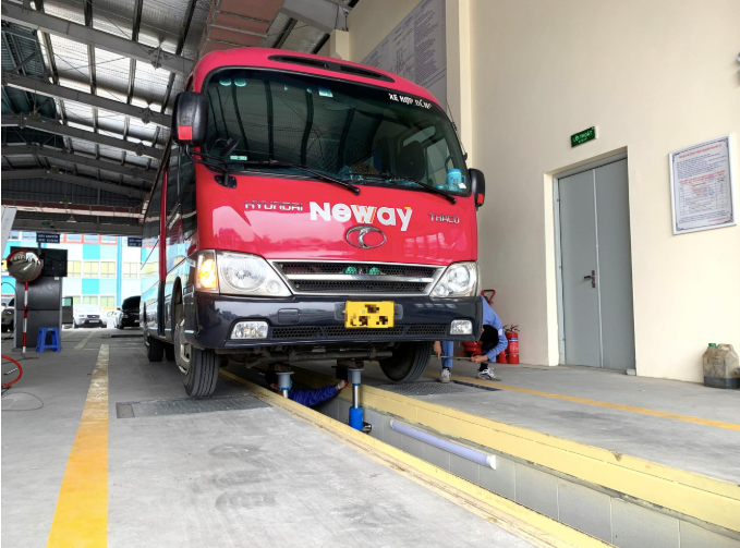 Bộ Tư pháp nêu điểm 'vô lý' khi từ chối đăng kiểm cho xe kinh doanh vận tải- Ảnh 1.