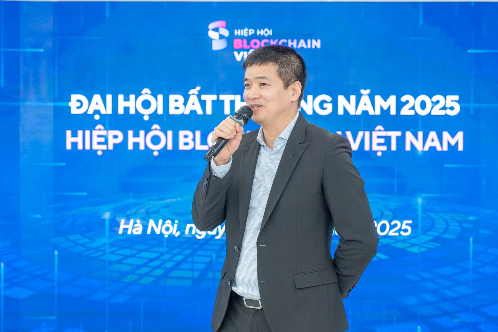 Đại hội bất thường Hiệp hội Blockchain Việt Nam: Hiệp hội có tên mới, em trai tỷ phú Hùng Anh được bầu bổ sung vào Ban Chấp hành- Ảnh 3.
