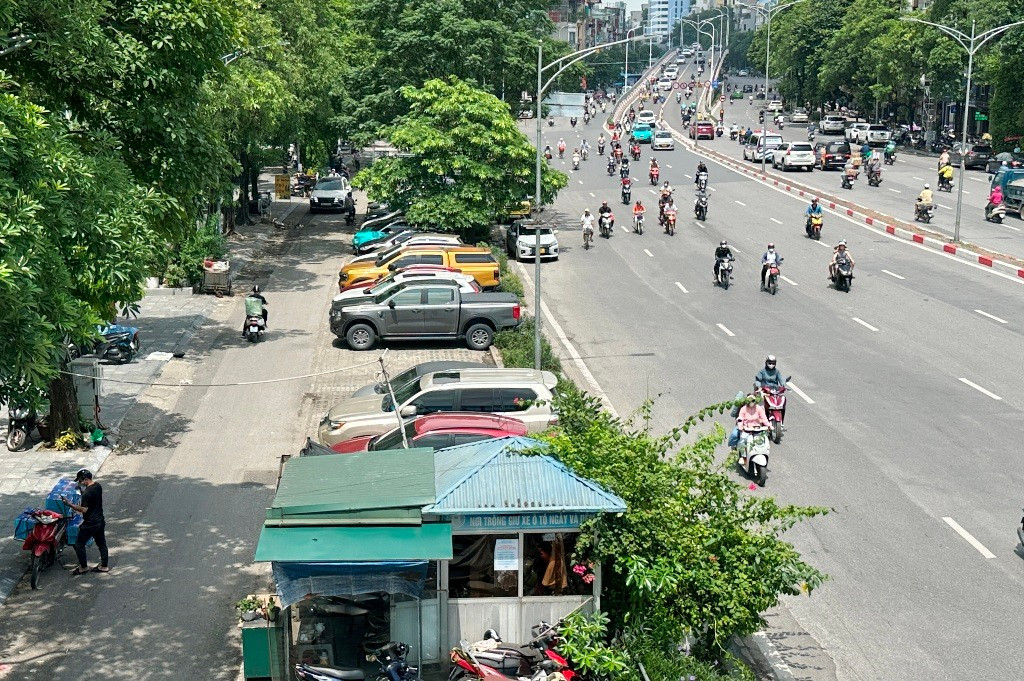 Hà Nội xác định 4 vị trí dọc Vành đai 1 đủ điều kiện làm bãi xe, trạm sạc khi cấm xe máy xăng- Ảnh 1.