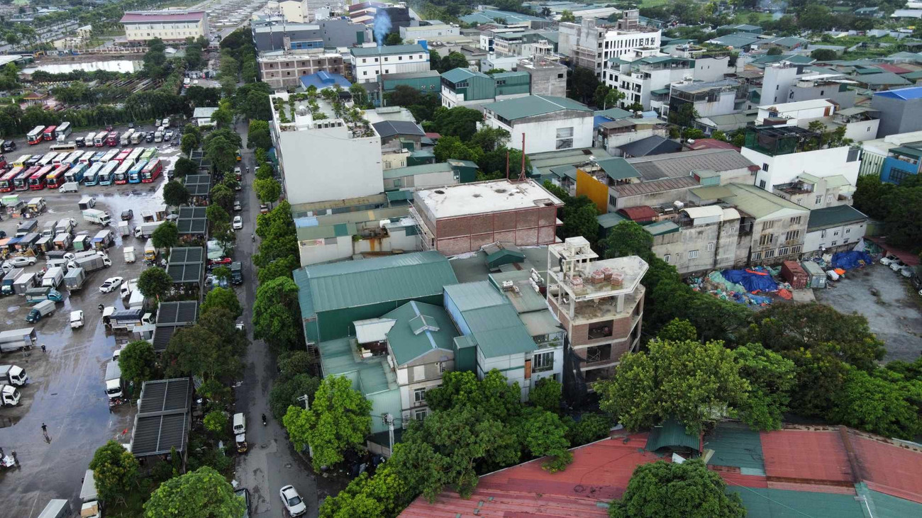 Loạt biệt thự, nhà tầng xây trái phép tại Hà Nội- Ảnh 7. Loạt biệt thự, nhà tầng xây trái phép tại Hà Nội- Ảnh 7.
