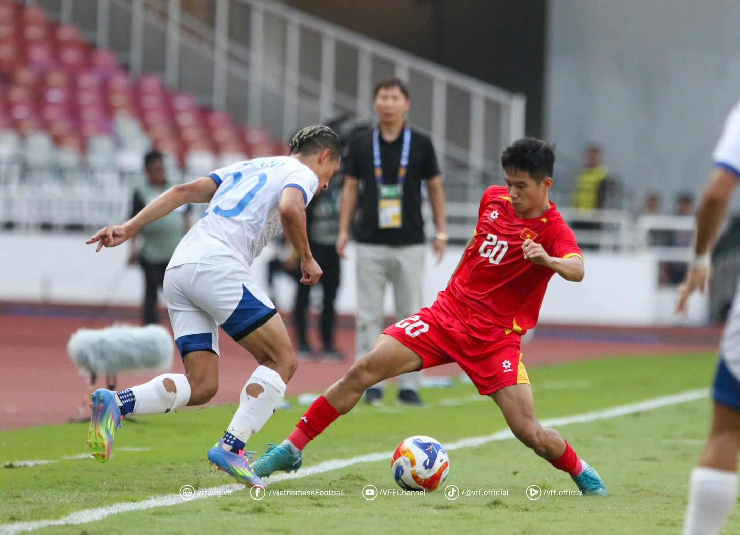 Xuân Bắc, Đình Bắc toả sáng, U23 Việt Nam xuất sắc đánh bại U23 Philippines giành vé vào chung kết U23 Đông Nam Á 2025- Ảnh 2. Xuân Bắc, Đình Bắc toả sáng, U23 Việt Nam xuất sắc đánh bại U23 Philippines giành vé vào chung kết U23 Đông Nam Á 2025- Ảnh 2.