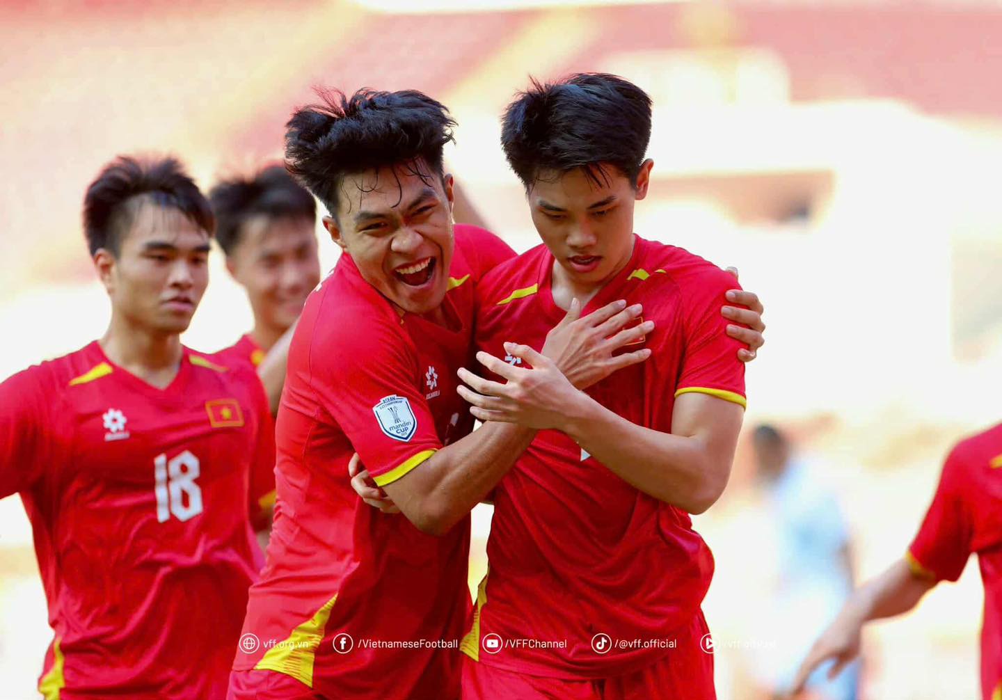 Xuân Bắc, Đình Bắc toả sáng, U23 Việt Nam xuất sắc đánh bại U23 Philippines giành vé vào chung kết U23 Đông Nam Á 2025- Ảnh 1. Xuân Bắc, Đình Bắc toả sáng, U23 Việt Nam xuất sắc đánh bại U23 Philippines giành vé vào chung kết U23 Đông Nam Á 2025- Ảnh 1.