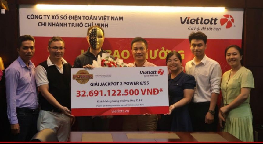Người nước ngoài vừa trúng Vietlott hơn 32 tỷ đồng sẽ phải đóng thuế ra sao?- Ảnh 1. Người nước ngoài vừa trúng Vietlott hơn 32 tỷ đồng sẽ phải đóng thuế ra sao?- Ảnh 1.