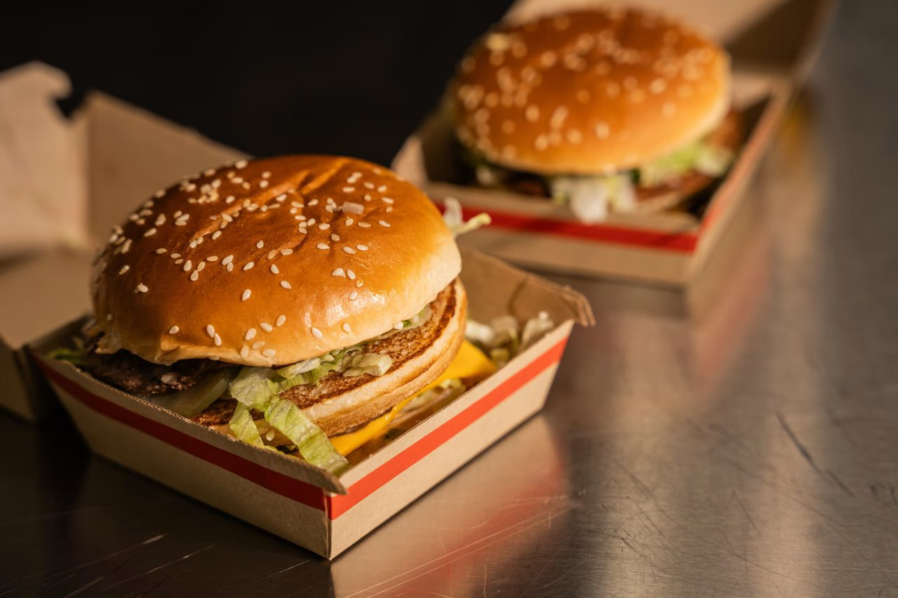 McDonald’s không còn rẻ nữa, bị khách hàng tẩy chay, gặp khủng hoảng thương hiệu khi chủ nhà hàng nhượng quyền xung đột với công ty mẹ- Ảnh 4.