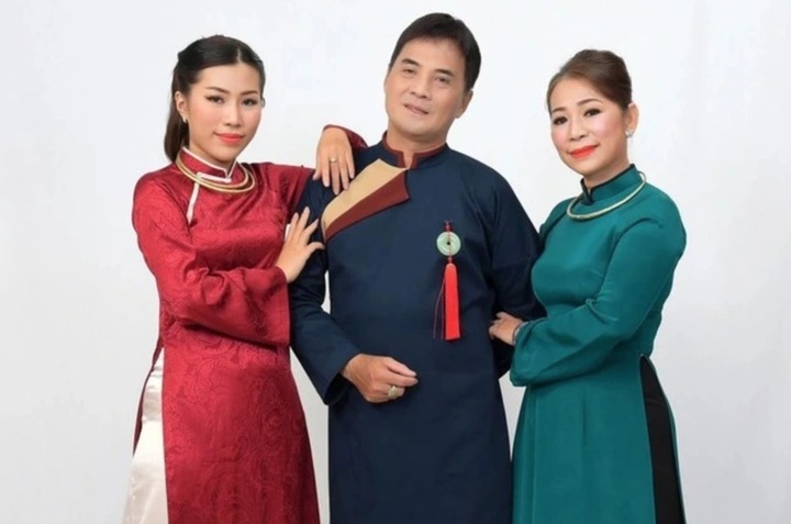 'Ông hoàng nhạc miền Tây' đổi đời nhờ một bài hát, U60 sống sung túc bên vợ con- Ảnh 3. 'Ông hoàng nhạc miền Tây' đổi đời nhờ một bài hát, U60 sống sung túc bên vợ con- Ảnh 3.