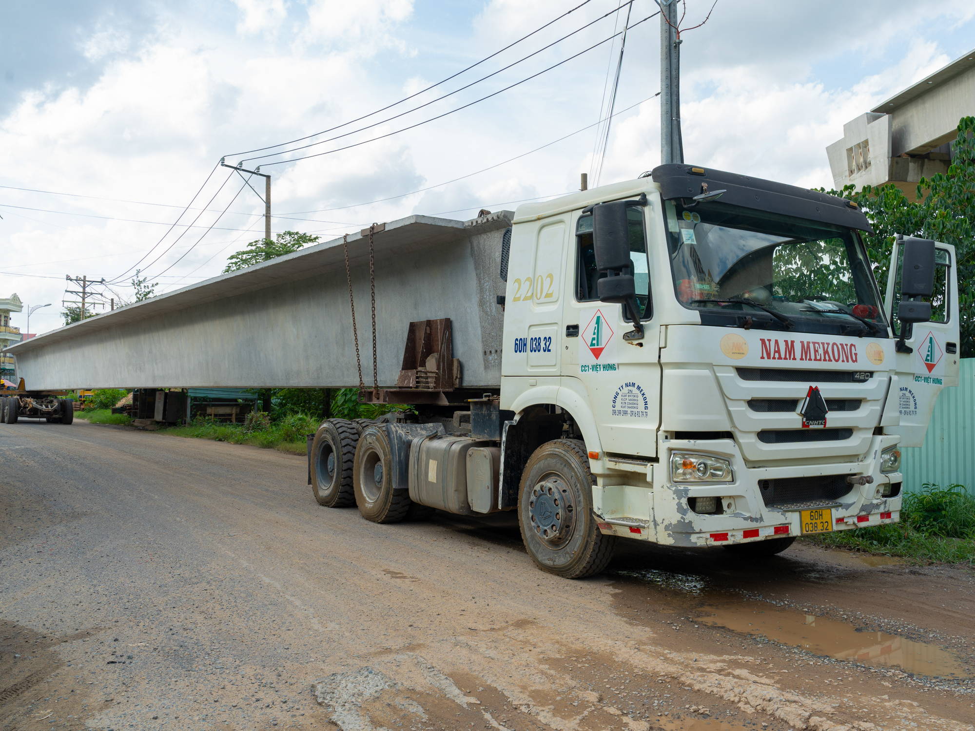 Toàn cảnh đoạn trên cao duy nhất của đường Vành đai 3: Phiến dầm dài như bể bơi liên tục được lắp đặt, sắp chạy xuyên qua đại đô thị của Vinhomes- Ảnh 7.