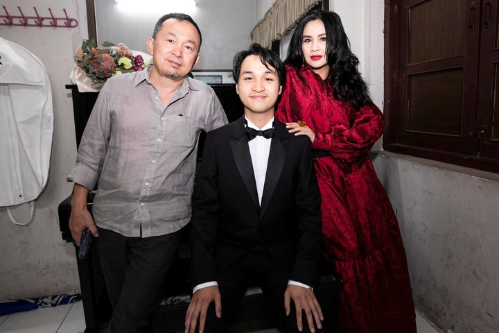 Con trai diva Thanh Lam: Đẹp như tài tử, là thạc sĩ ở tuổi 24- Ảnh 2. Con trai diva Thanh Lam: Đẹp như tài tử, là thạc sĩ ở tuổi 24- Ảnh 2.