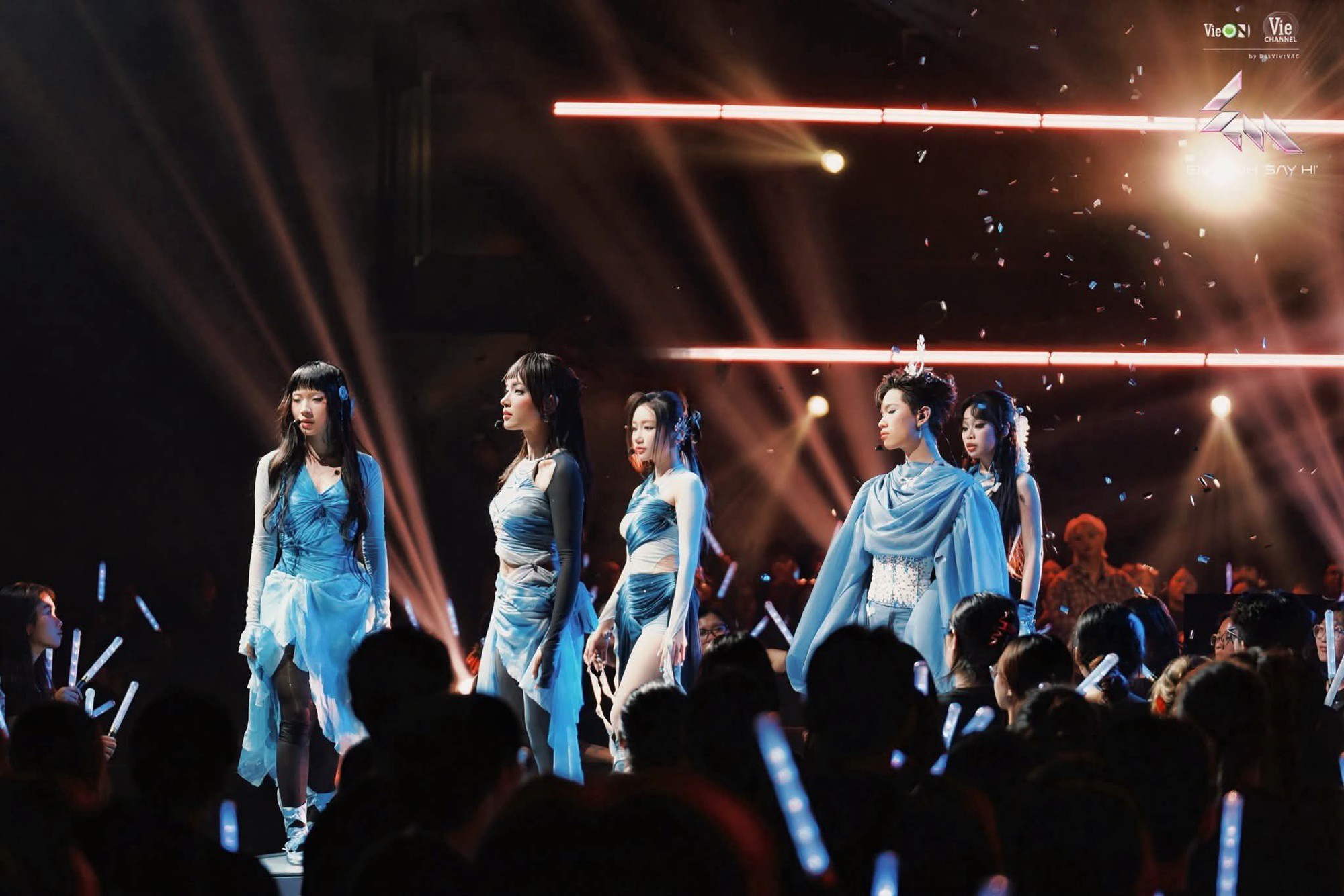 Em Xinh Say Hi có 1 bài hát hot “out trình”: Leo trending thần tốc, “all-kill” toàn bộ BXH nhạc số!- Ảnh 8. Em Xinh Say Hi có 1 bài hát hot “out trình”: Leo trending thần tốc, “all-kill” toàn bộ BXH nhạc số!- Ảnh 8.