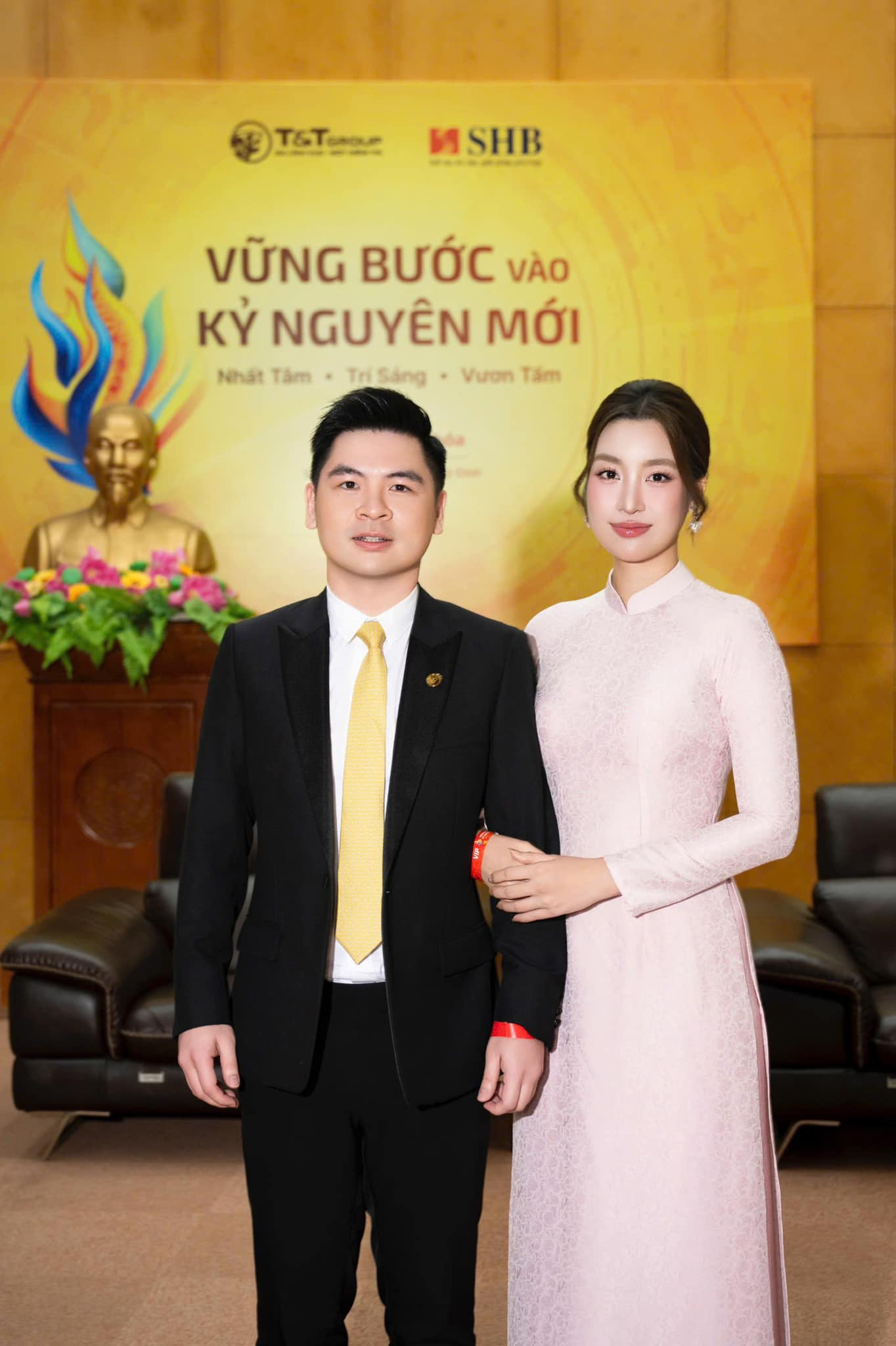 "Phó Chủ tịch" Đỗ Mỹ Linh giữ vai trò mới ở tập đoàn nghìn tỷ nhà bầu Hiển, visual đỉnh chóp, chân dài gây sốt!- Ảnh 7.