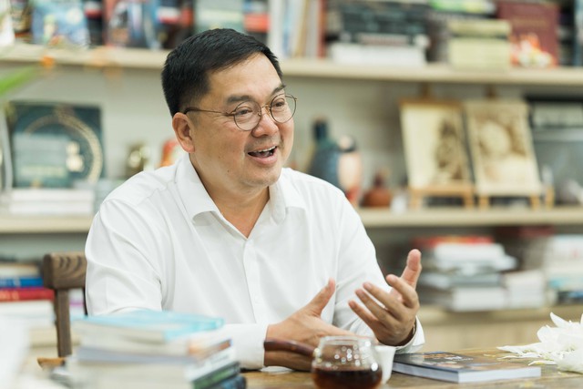 Ông Hoàng Nam Tiến: Người làm sếp nếu không đủ tư duy về AI thì đừng bắt nhân viên làm- Ảnh 9. Ông Hoàng Nam Tiến: Người làm sếp nếu không đủ tư duy về AI thì đừng bắt nhân viên làm- Ảnh 9.
