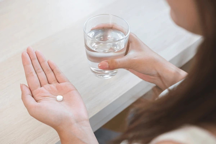 Mới 28 tuổi nhưng thận yếu như ông già 80, cô gái khóc trong xấu hổ: “Tôi cũng chỉ muốn đẹp hơn”- Ảnh 2.