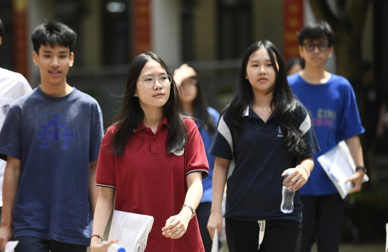 Giữa 'ma trận' quy đổi điểm, thí sinh bối rối đặt nguyện vọng, chuyên gia khuyên gì?- Ảnh 1.