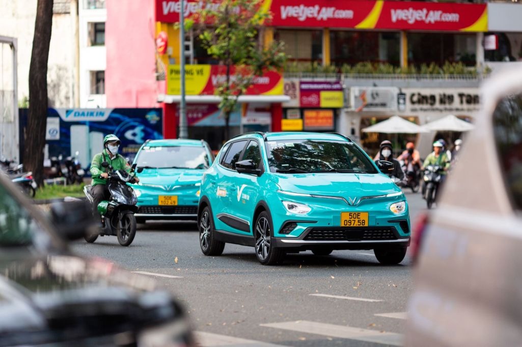 Xanh SM nới rộng khoảng cách với Grab, đứng đầu thị phần taxi tại Việt Nam trong quý II/2025- Ảnh 1.