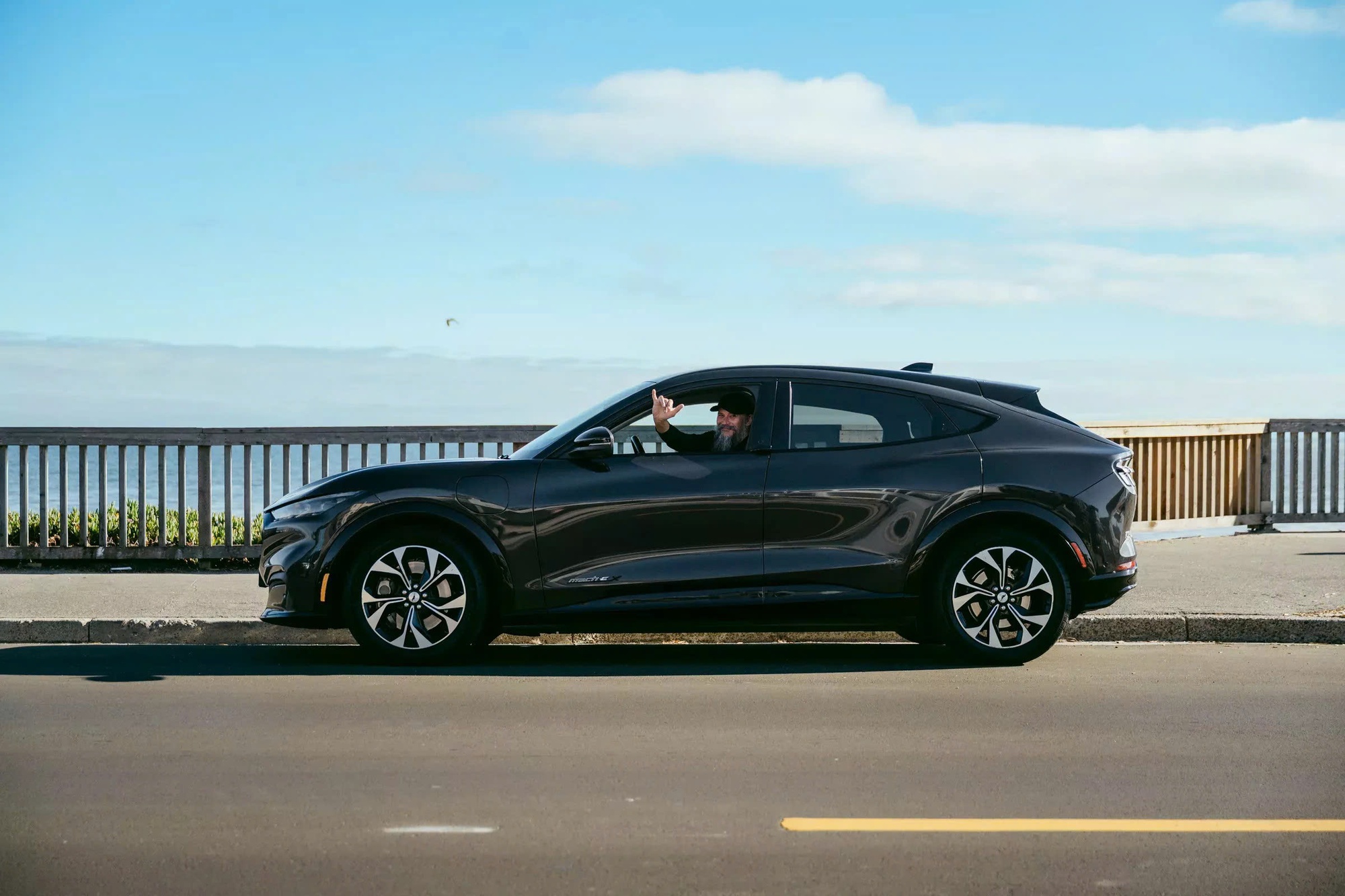 Ford Mustang Mach-E sắp ra mắt Việt Nam pin 'trâu' thế nào: 3 năm chạy hơn 400.000km vẫn còn 90% so với xe mới- Ảnh 1.