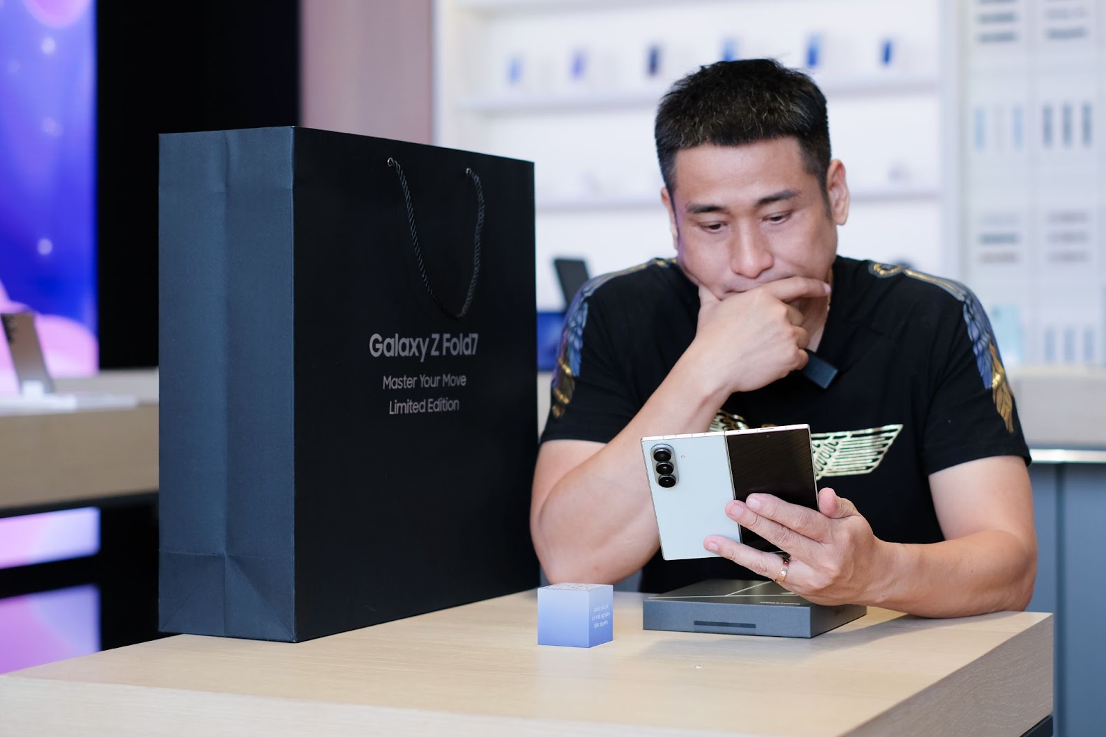 Galaxy Z Fold7 & Z Flip7 khiến người dùng lần đầu 'rời bỏ' điện thoại phẳng không hối tiếc- Ảnh 2. Galaxy Z Fold7 & Z Flip7 khiến người dùng lần đầu 'rời bỏ' điện thoại phẳng không hối tiếc- Ảnh 2.