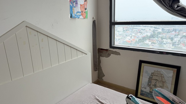 TP HCM: Khảo sát căn hộ tầng 16 có vết nứt lớn ở chung cư 34 tầng- Ảnh 2. TP HCM: Khảo sát căn hộ tầng 16 có vết nứt lớn ở chung cư 34 tầng- Ảnh 2.