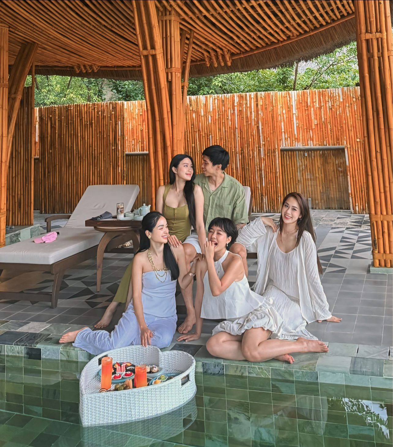 Doãn Hải My khoe visual Top 10 Hoa hậu, chân dài thẳng tắp chiếm spotlight khi cùng Văn Hậu Doãn Hải My khoe visual Top 10 Hoa hậu, chân dài thẳng tắp chiếm spotlight khi cùng Văn Hậu