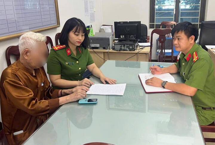 Bị kẻ lừa đảo đe doạ, cụ ông ở Phú Thọ suýt mất một cây vàng- Ảnh 1. Bị kẻ lừa đảo đe doạ, cụ ông ở Phú Thọ suýt mất một cây vàng- Ảnh 1.